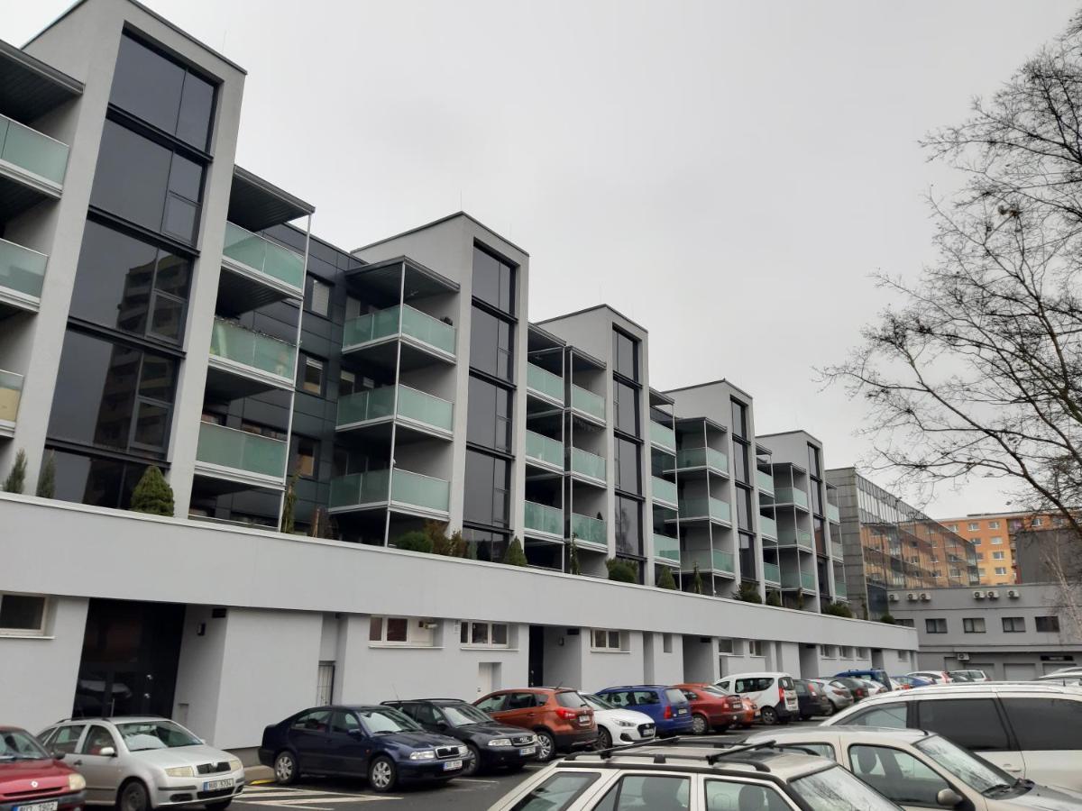 Prague In Near Golf Club, Aqua-hipo-autodrom In Apartment